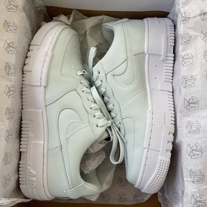 Nike AF1 Pixel Aqua